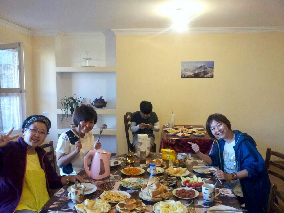 Nino Khetaguri Guest House คัซเบกี ภายนอก รูปภาพ